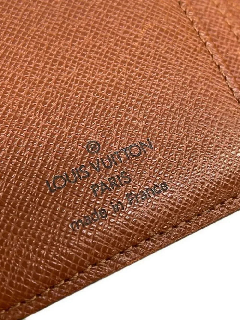 Louis Vuitton accessories	box dust